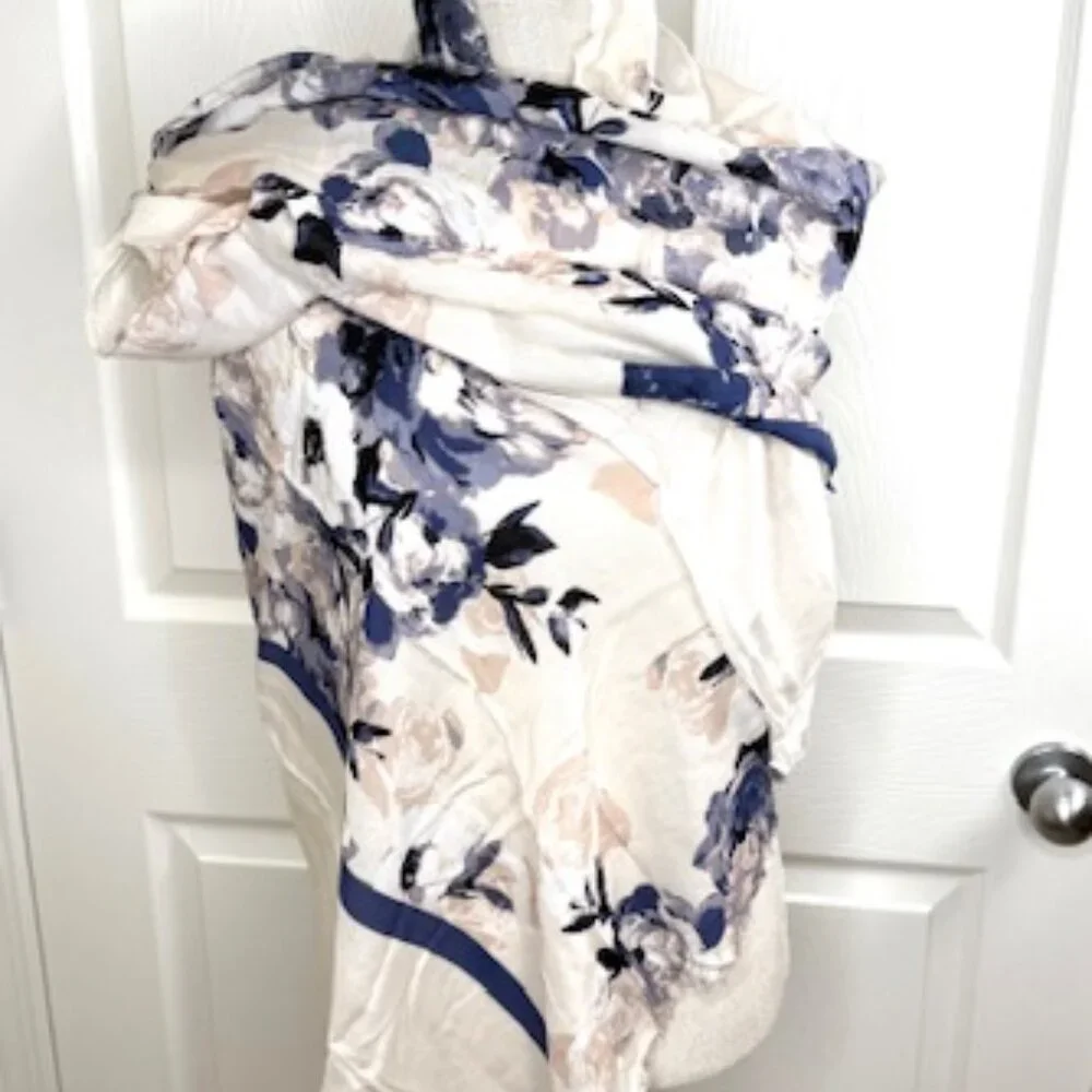 Large Rectangular Floral Print Scarf with Fringed Ends